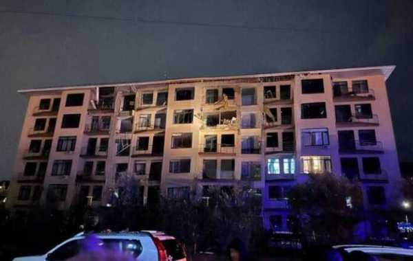 Два Человека пострадали при взрыве в многоэтажке в Сочи