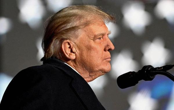 Трамп утверждает, что фашистские силы диктуют политику администрации Байдена