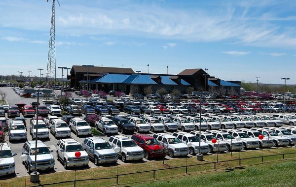 В феврале Китай отдал США первенство на глобальном рынке автомобилей