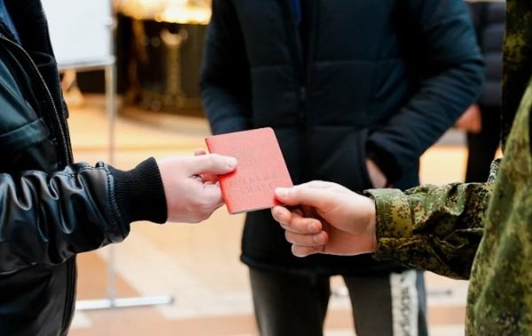 Свыше 100 тысяч граждан заключили контракты с Министерством обороны России с января текущего года