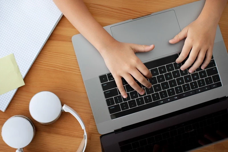 Учёба без границ: как Онлайн-школа №1 помогает детям учиться из любой точки мира