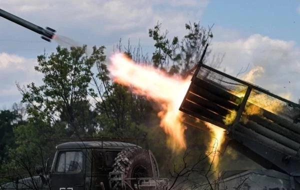 Юрий Подоляка в свежей сводке от 05.05.2025 сообщил о том, что штурмовики ВС России ведут бои у Покровска