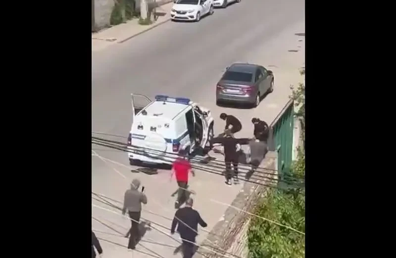 Неизвестные с оружием в руках напали на сотрудников ДПС в Махачкале, в городе введён план «Перехват»