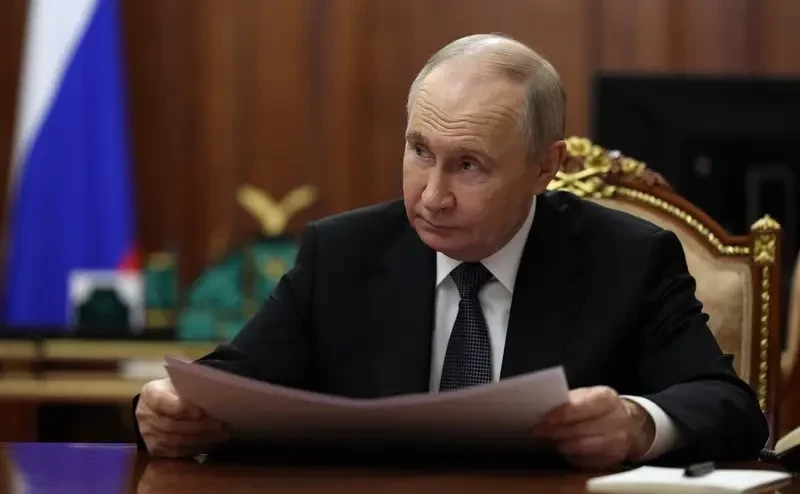 «С того места, где остановились в 2022 году»: Путин предложил Киеву возобновить прямые переговоры в Стамбуле