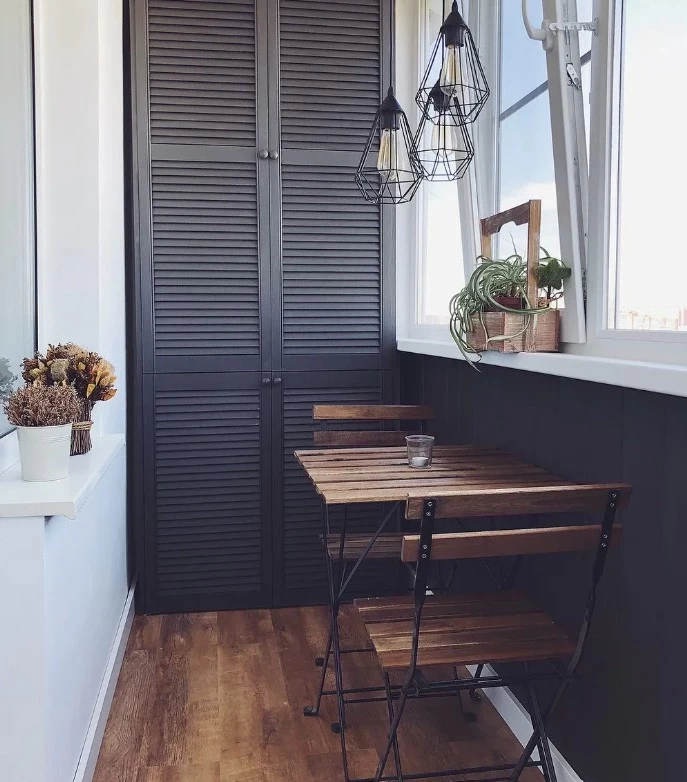 Как выбрать мебель для балкона: практичные советы для любого пространства