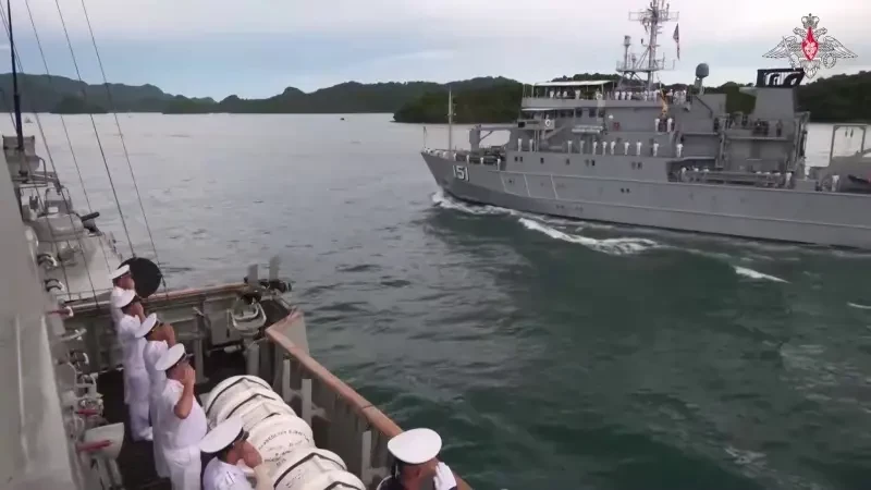 «Изолировали...»: ВМФ РФ принимает участие в Международной военно-морской выставке в Малайзии