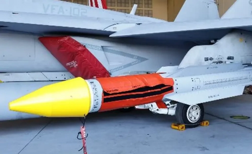 Сигнал Китаю: на авиашоу в Японии США продемонстрировали новую ракету «воздух-воздух» AIM-174B