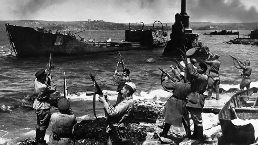 День победного завершения советскими войсками Крымской наступательной операции