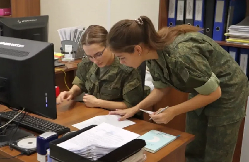 От Иосифа Уншлихта до современности: День военного переводчика