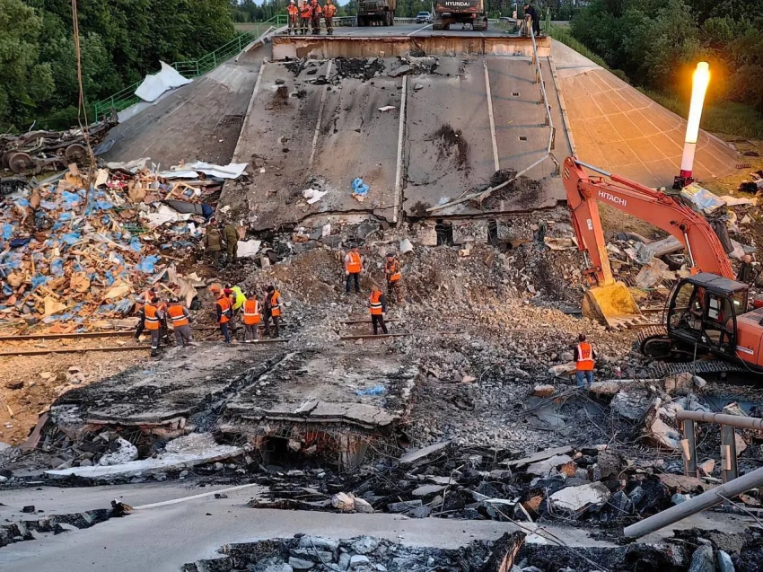 Удара возмездия по Киеву в ночь на понедельник нанесено не было, несмотря на признание Зеленским и СБУ атаки на ядерную триаду России