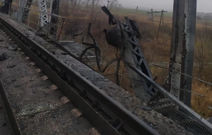 Железная дорога, ангары с техникой - нанесены новые удары по объектам противника