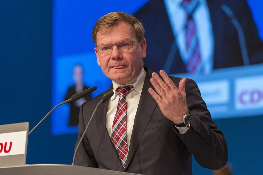 ФРГ готовит Украину к «болезненным уступкам» и референдуму, чтобы заключить мир