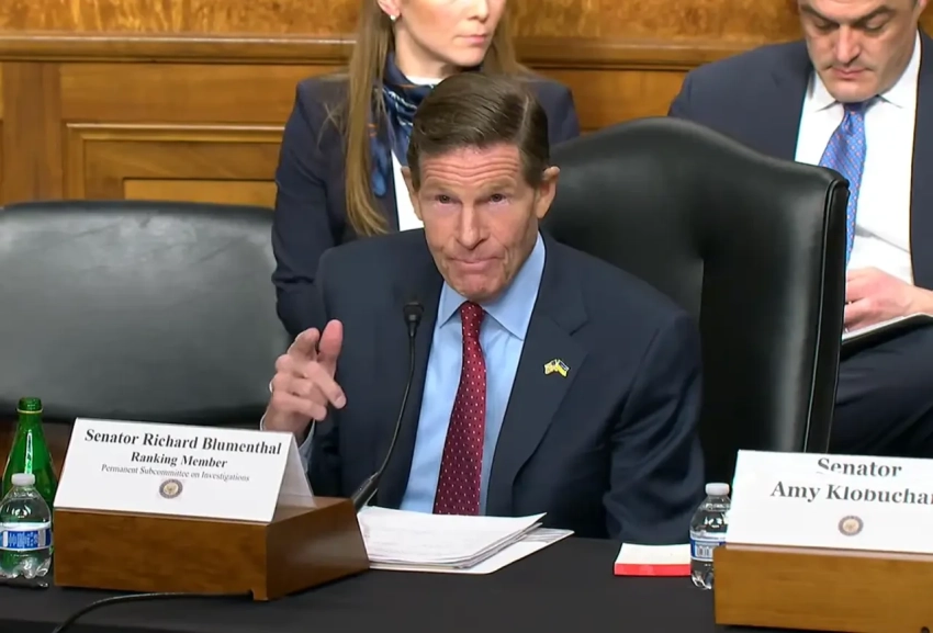 Автор «сокрушительных» санкций против РФ обвинил Трампа в нежелании их вводить