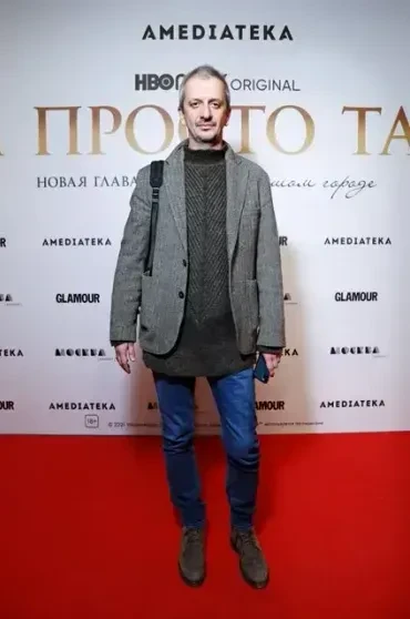 Константин Богомолов заключил контракт с ГИТИСом на 250 тысяч рублей спустя 10 дней после отставки из Школы-студии МХАТ