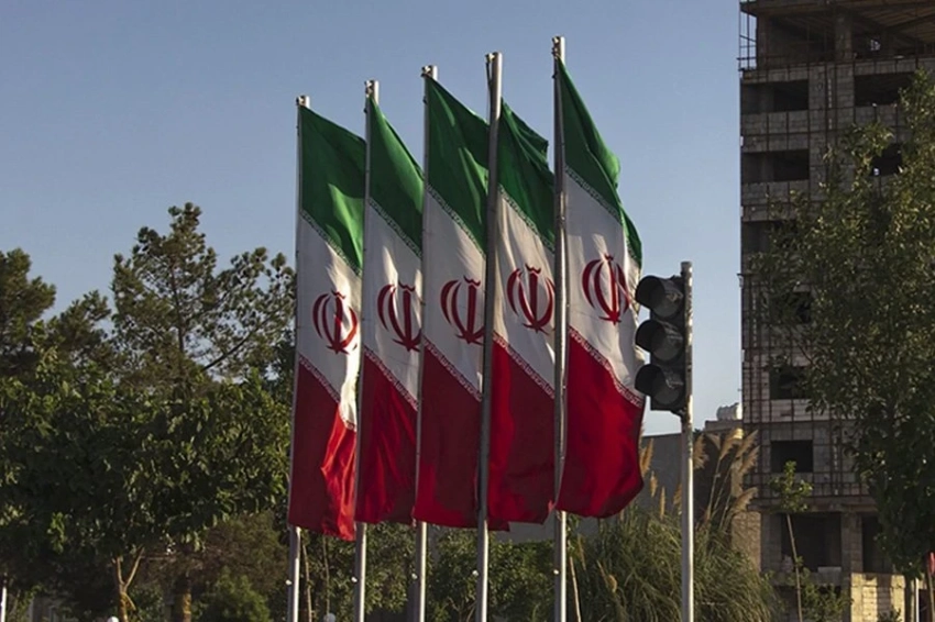 Почему Иран не развалится, а США на это будет все равно