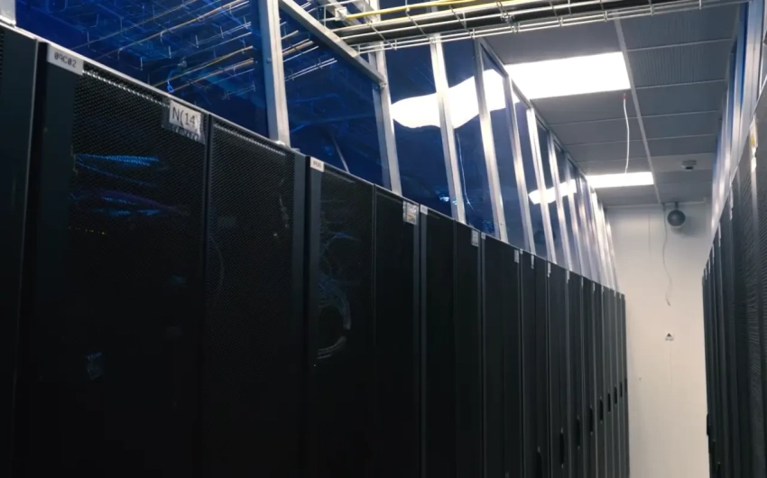 КСИР ударил дронами-камикадзе по дата-центру Amazon в ОАЭ