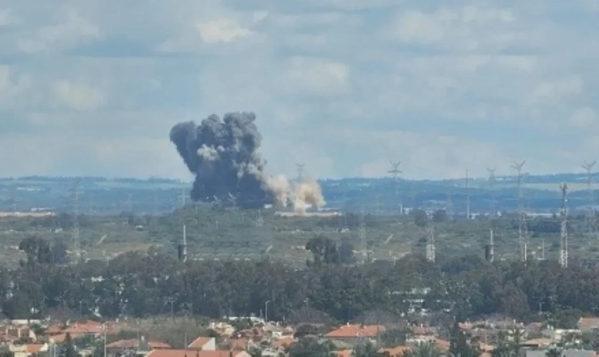 Показан момент удара иранской ракеты по крупнейшей ТЭС Израиля