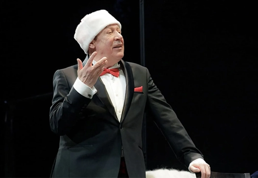 Аншлаг и реакция Владимира Путина: Михаил Ефремов вышел на сцену с премьерой спектакля впервые после освобождения из колонии