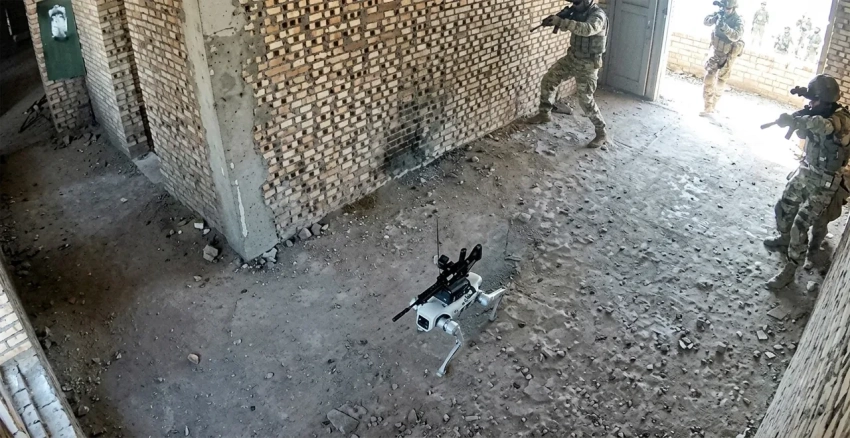 «Пусти вперёд робота-собаку»: в Китае показали кадры учений со штурмом здания