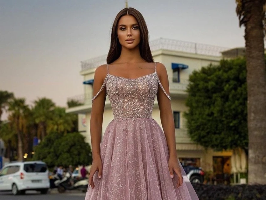 Какое платье выбрать на выпускной: тренды и советы стилиста