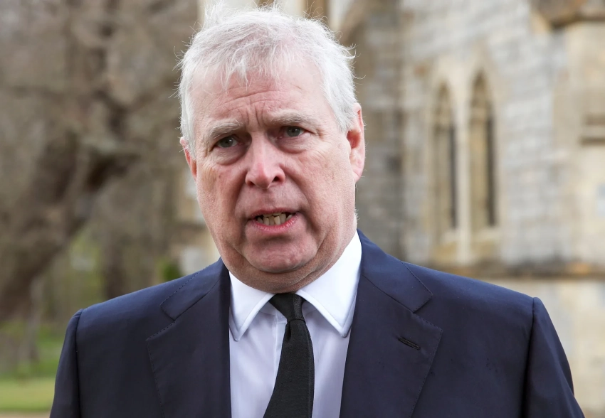 Виндзоры тайно навестили опального принца Эндрю